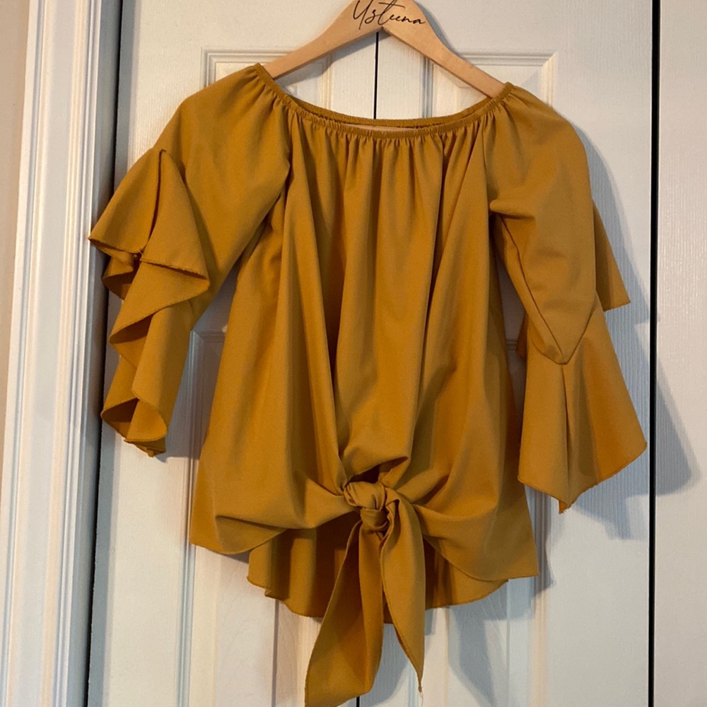 Mustard yellow off the shoulder flowy blouse. Size small. True to size